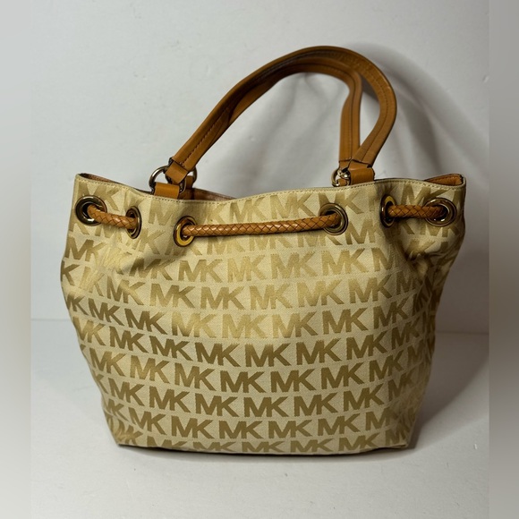 Michael Kors Jet Set Large Gathered Tote Beige/Camel Jaquard - Picture 5 of 12